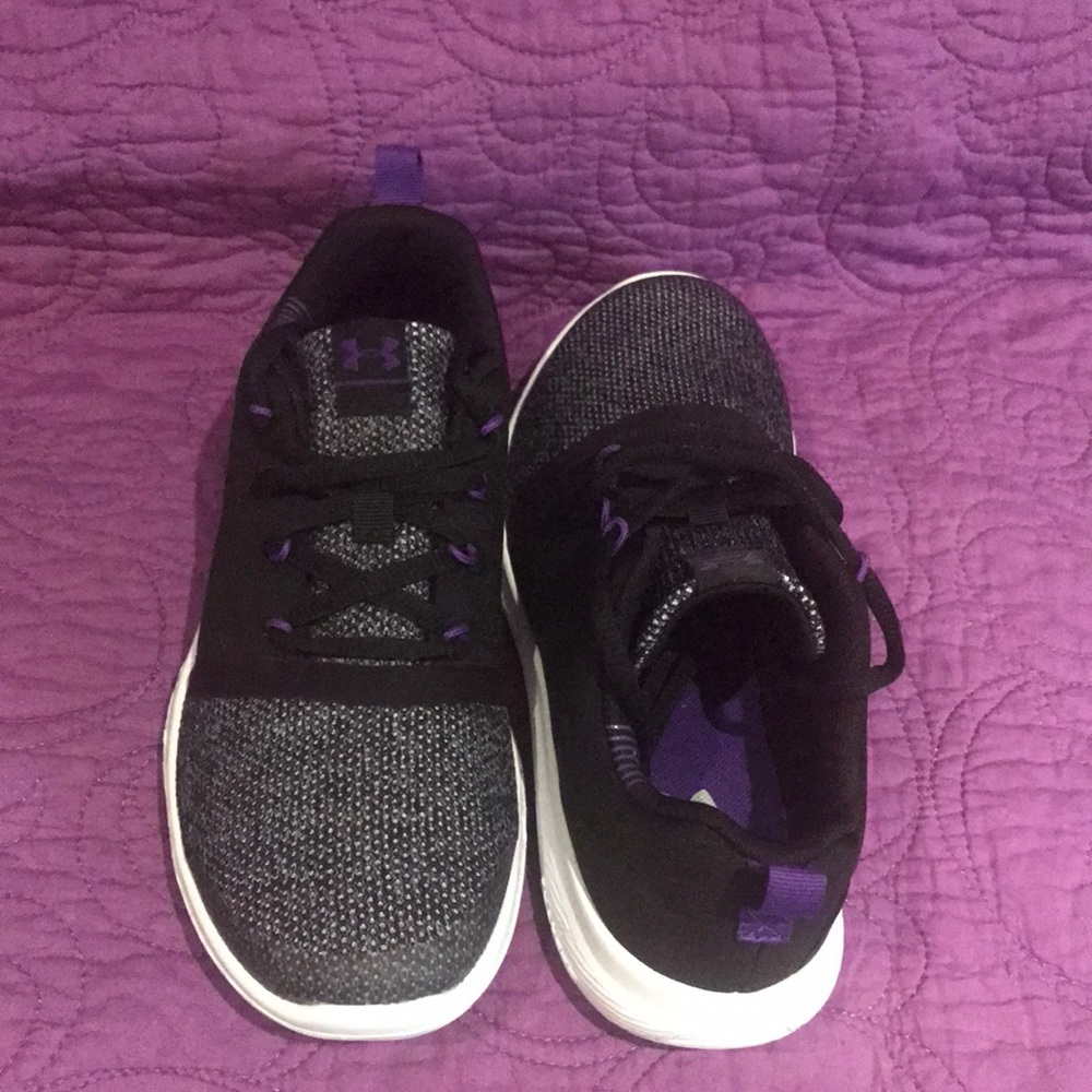 Under Armour Training Shoes - Picture 2 of 5